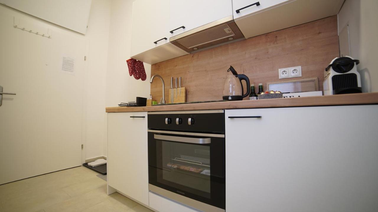 Malixa - Apartment In The Heart Of Vienna Next To Metro Bagian luar foto
