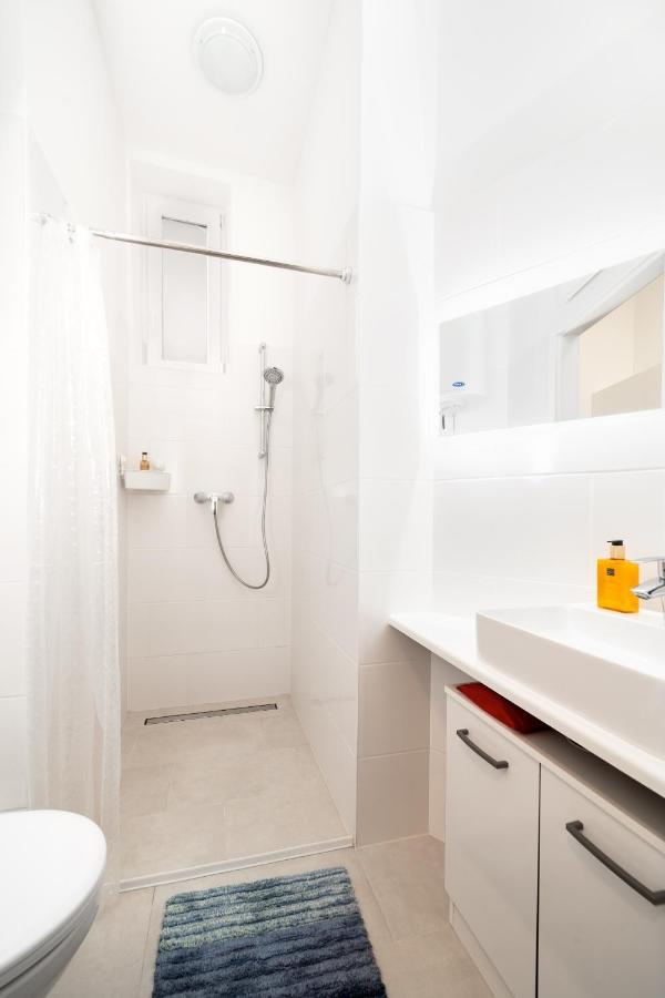 Malixa - Apartment In The Heart Of Vienna Next To Metro Bagian luar foto